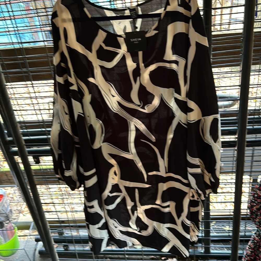Shine fit new black and white midi size 28/30+ we offer same-day shipping